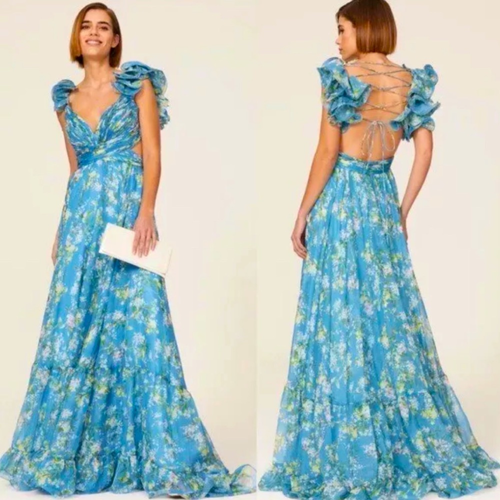 Beautiful blue gown!
Can we worn for prom,wedding,etc…
SOOOO FLATTERING